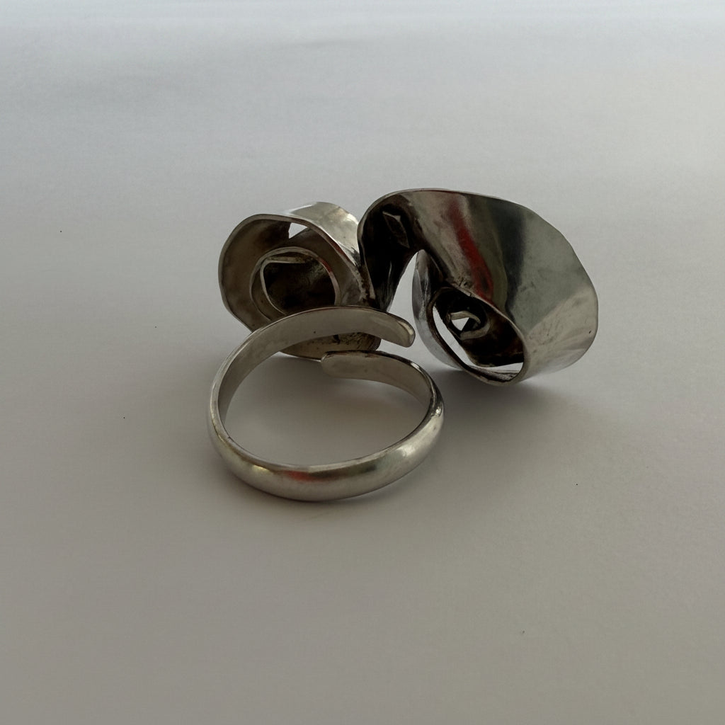 Anillo Flor Ambígua