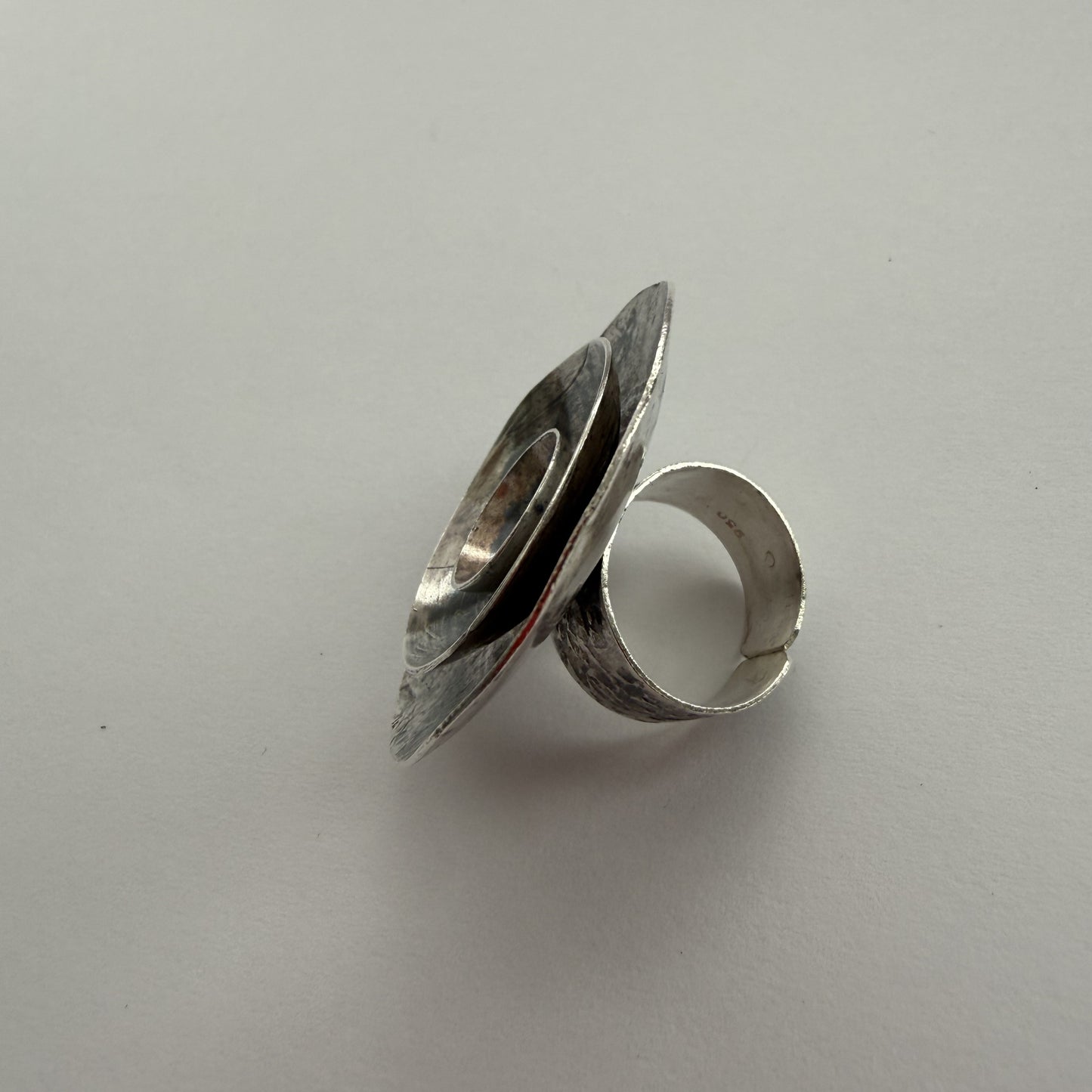 Anillo Triada